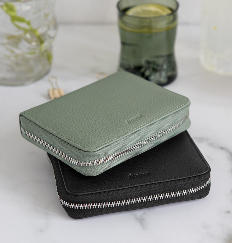 Norfolk Pocket Compact Zip Leather Organiser